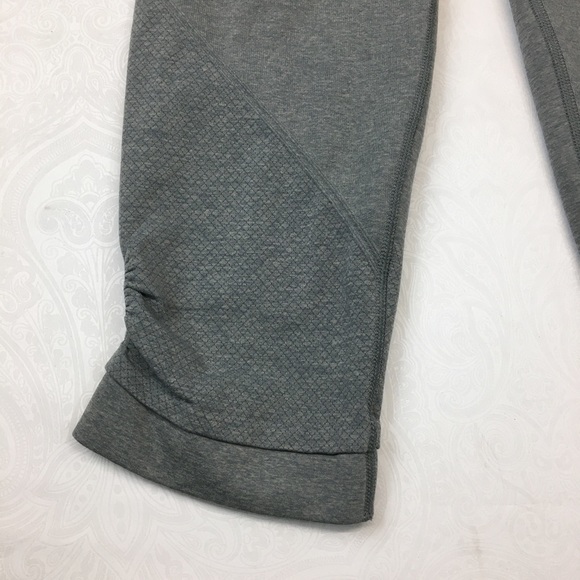 Lululemon Seamless, Capris Leggins, grey size 6 - Picture 2 of 11